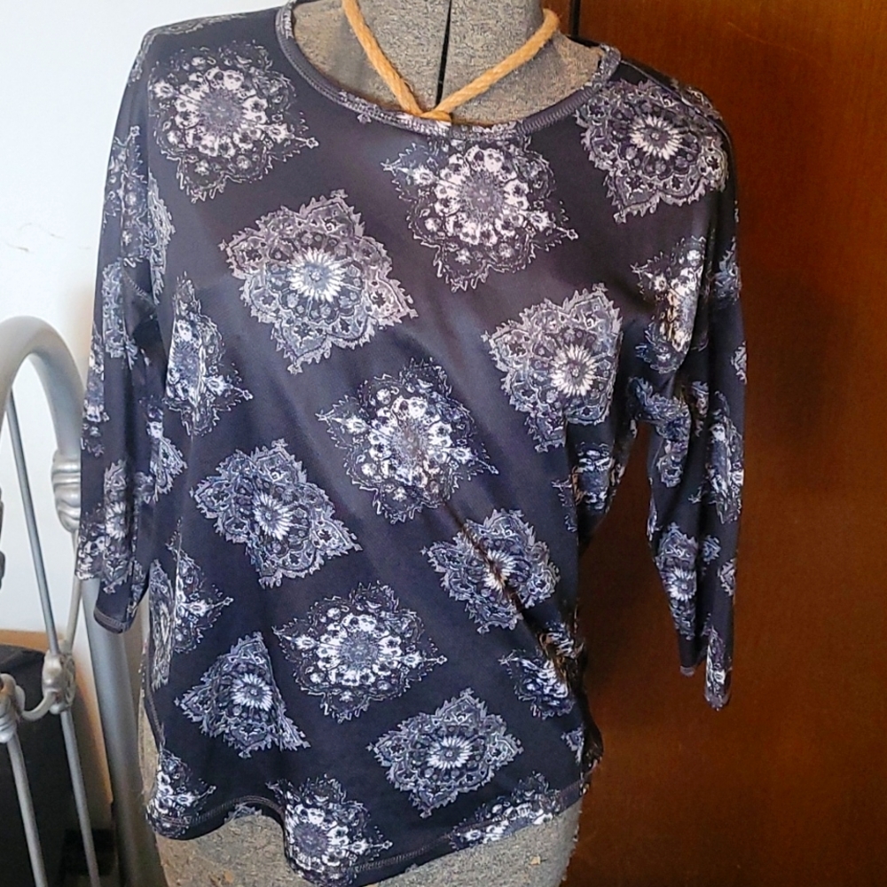 St. John's Bay activewear 3/4 sleeve